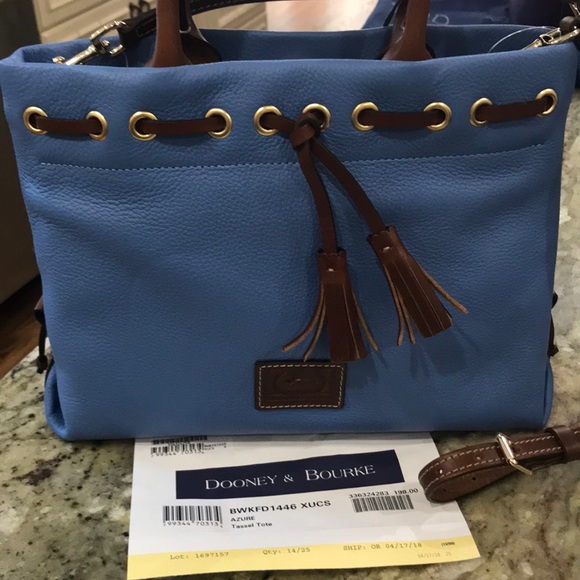 ⭐️⭐️ 2X HOST PICK ⭐️⭐️ NWT 💯% Authentic Dooney and Bourke Tote - Picture 1 of 12